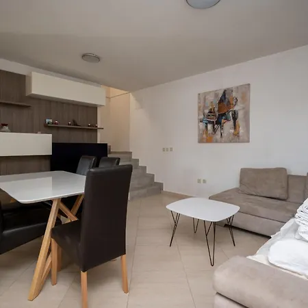 Family Friendly House With A Swimming Pool Radovin, Zadar - 21307 *
