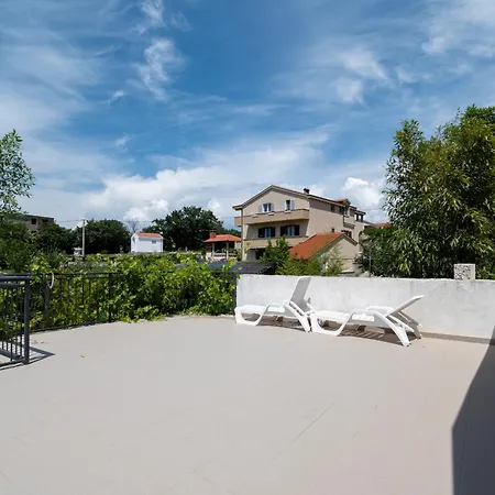 Family Friendly House With A Swimming Pool Radovin, Zadar - 21307 Feriehus Ražanac
