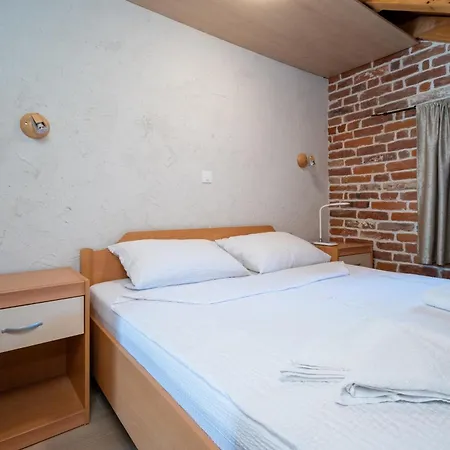 Family Friendly House With A Swimming Pool Radovin, Zadar - 21307 Feriehus Ražanac