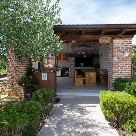 Family Friendly House With A Swimming Pool Radovin, Zadar - 21307 * Razanac