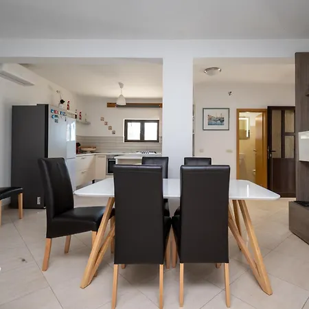 Semesterbostad Family Friendly House With A Swimming Pool Radovin, Zadar - 21307 Ražanac