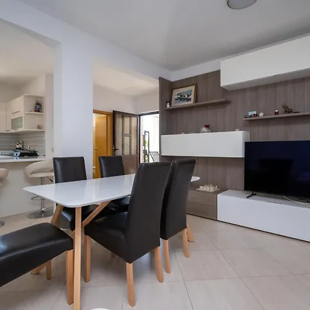 Family Friendly House With A Swimming Pool Radovin, Zadar - 21307 Casa de Férias *