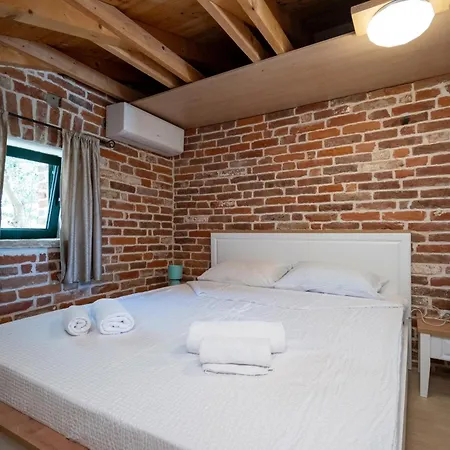 Semesterbostad Family Friendly House With A Swimming Pool Radovin, Zadar - 21307 *