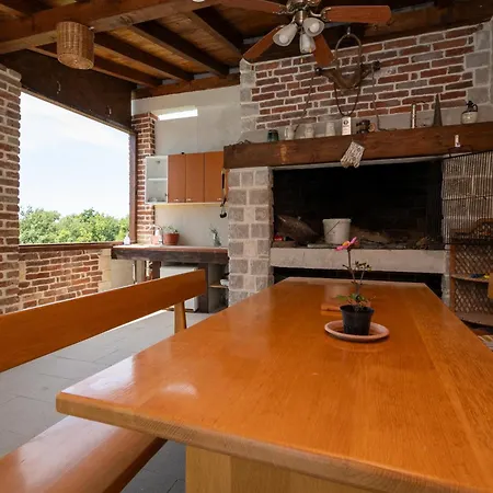 Family Friendly House With A Swimming Pool Radovin, Zadar - 21307 Semesterbostad *