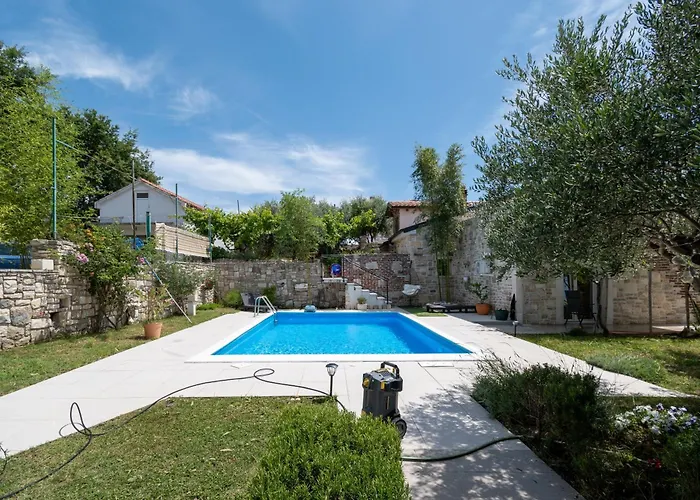 Family Friendly House With A Swimming Pool Radovin, Zadar - 21307 * Ražanac