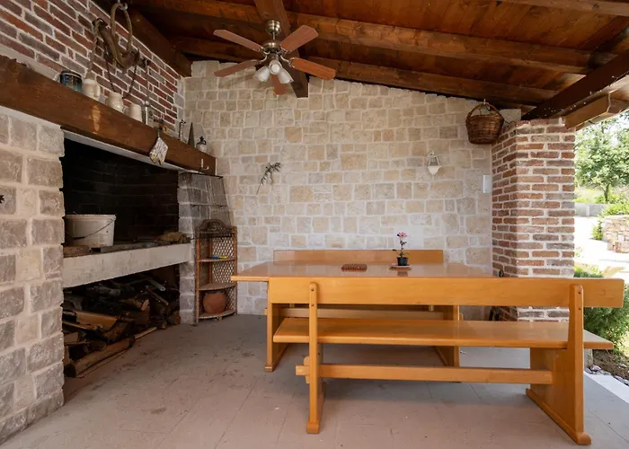 Family Friendly House With A Swimming Pool Radovin, Zadar - 21307 * Ražanac